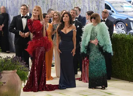 Met Gala 2024 inicia en Nueva York con alfombra blanca y espect&aacute;culo
