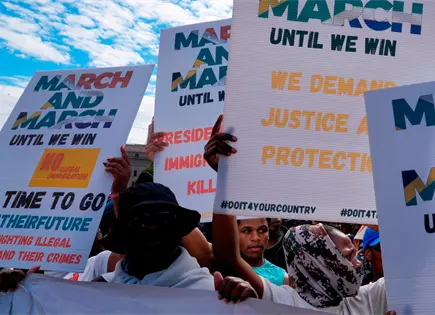 Nigeria repatriar&aacute; a 130 nigerianos tras protestas en Sud&aacute;frica
