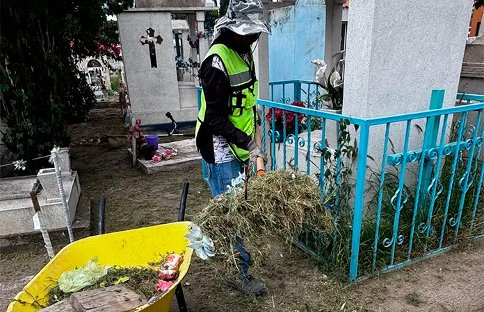 Pozos mantiene labores de limpieza en panteones