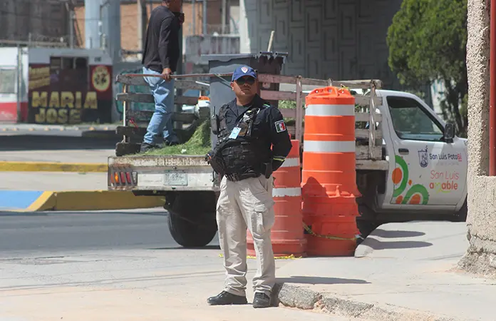Prevén bienestar de policías ante los fuertes calores
