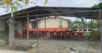 Salones de escuela primaria, un horno