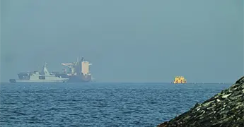 Trump anuncia proyecto para liberar barcos varados en estrecho Ormuz