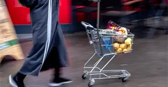 Analistas recortan PIB y suben inflaci&oacute;n