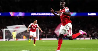 Arsenal, primer finalista de la Champions League
