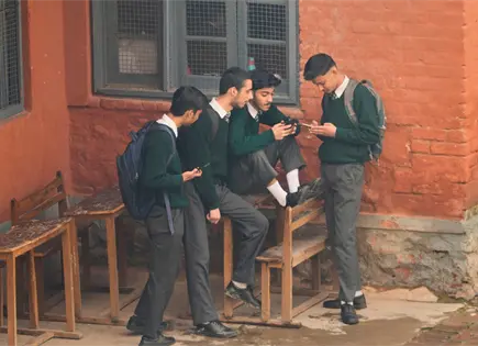 Cinco cosas que hay que saber sobre el mayor estudio de prohibici&oacute;n de celulares en escuelas de EEUU