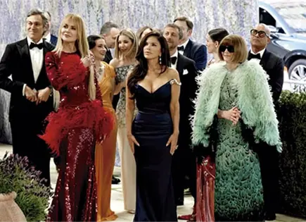 LA MET GALA INICIA CON DESFILE DE CELEBRIDADES