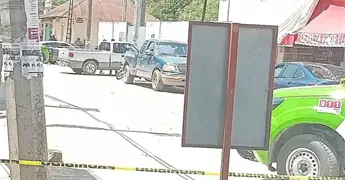 Muere profesor a bordo de su camioneta en Aquism&oacute;n