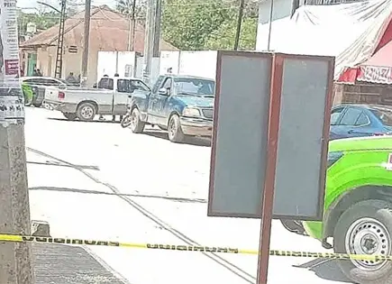 Muere profesor a bordo de su camioneta en Aquism&oacute;n