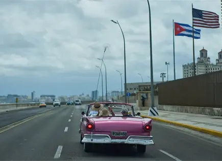 Nueva ley en Cuba permite ciudadan&iacute;a a extranjeros residentes