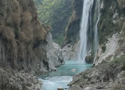 Sancionar&iacute;an a agricultores por secar cascada