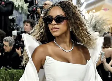 BLUE IVY, HIJA DE BEYONC&Eacute; EN LA MET GALA