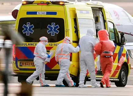 Evac&uacute;an a tres pacientes con hantavirus de crucero en Cabo Verde