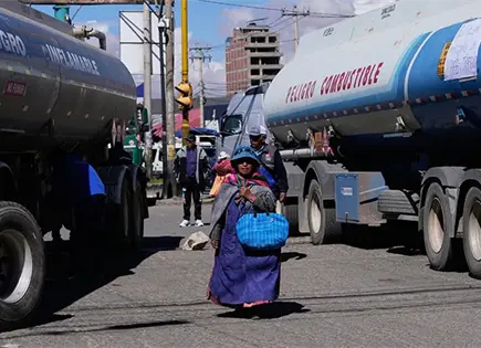 Paran transportistas p&uacute;blicos en Bolivia