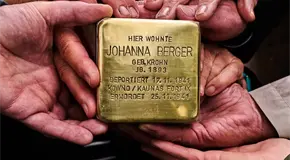Ceremonia en Berl&iacute;n recuerda a v&iacute;ctimas del Holocausto