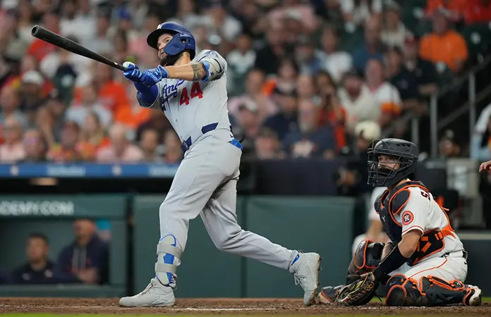 Ganan Dodgers ante los Astros