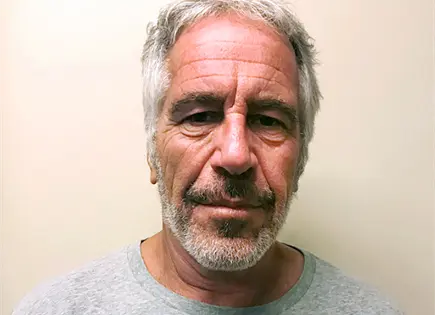 Juez divulga nota que compa&ntilde;ero de celda dice que hall&oacute; tras intento de suicidio de Epstein