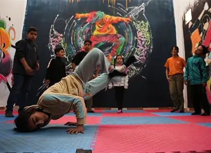 Breakdance acompa&ntilde;a a los ni&ntilde;os palestinos