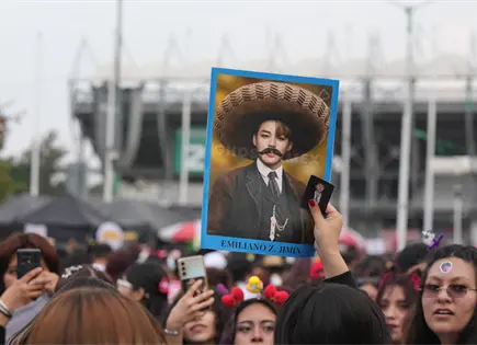 Fans reciben a BTS en M&eacute;xico tras casi una d&eacute;cada de ausencia
