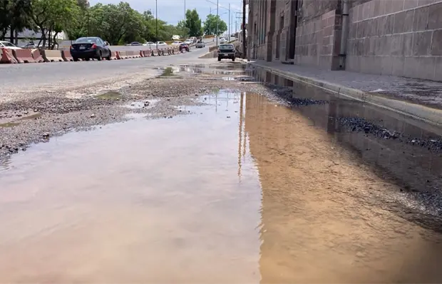 Analizan reabrir avenida Universidad para corregir drenaje