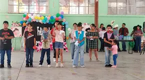 Festejan a mam&aacute;s en las escuelas