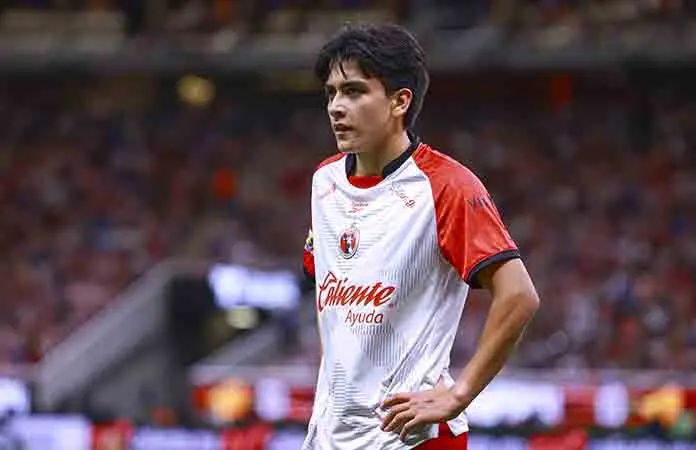 Gilberto Mora vuelve a plenitud con el Tricolor