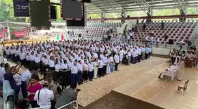 La fiesta sigue, tras el incendio