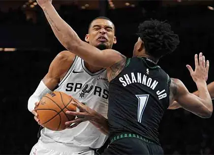 Los Spurs se ponen adelante de Wolves