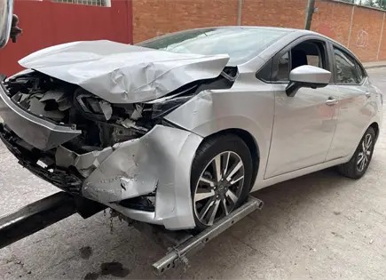 Fotos | Choque en avenida Carranza deja cuantiosos da&ntilde;os