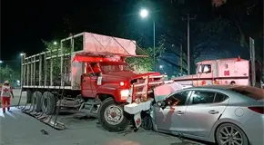 Ebrio ocasiona un choque de frente