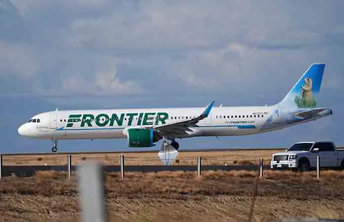 Muere atropellado por avión