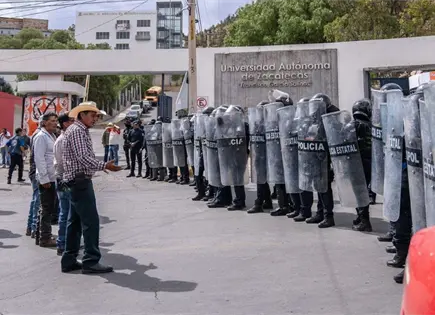 Polic&iacute;as disuelven manifestaci&oacute;n de productores de frijol en Zacatecas