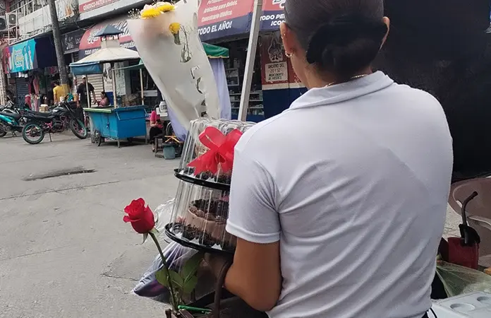 Baja afluencia de compras para mamá