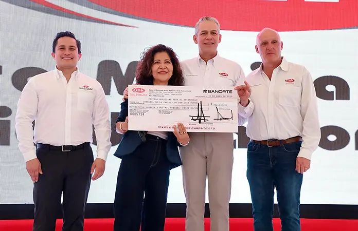 CMIC entrega al DIF de San Luis Capital donativo
