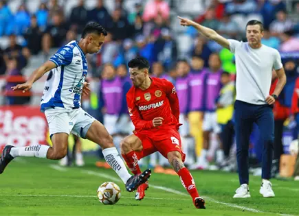 Pachuca elimina al bicampe&oacute;n Toluca en cuartos de final