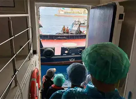 El Hondius abandona Tenerife tras evacuar a todos los pasajeros
