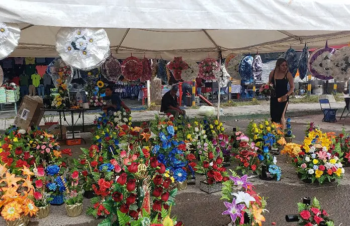 Baja venta de flores por el 10 de mayo