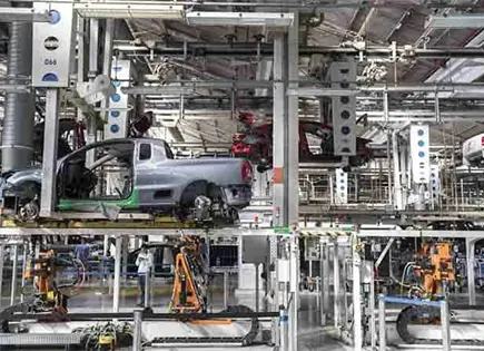 Trump pide que 50% de partes de los autos proceda de EU Trump pide que 50% de partes de los autos proceda de EU