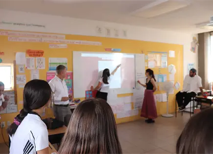 INE lleva charla democr&aacute;tica a estudiantes del Colegio Terranova