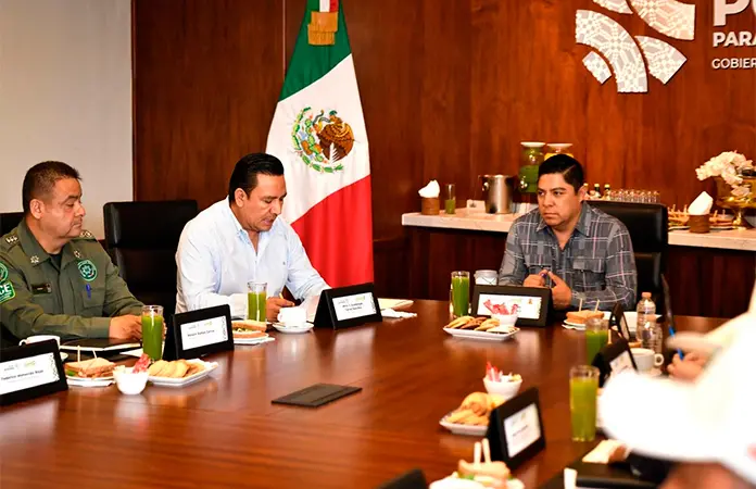 R. Gallardo acuerda aumento de policías con ediles del Altiplano