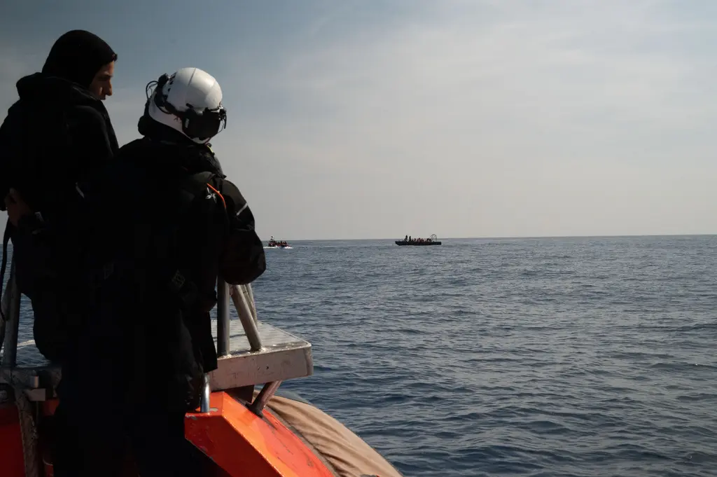 Sea-Watch denuncia ataque de guardia costera libia tras rescate en Mediterráneo