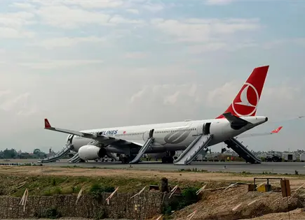 Turkish Airlines evacua avi&oacute;n en Nepal tras humo en tren de aterrizaje
