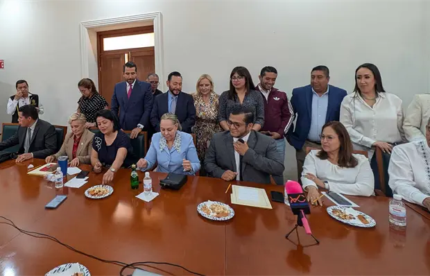 Eliminar&aacute;n diputados transitorio que creaba Ley Esposa