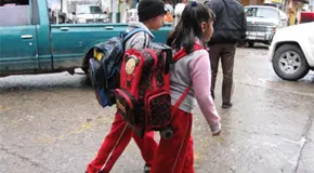 "Megapuente" escolar por festejos a los maestros