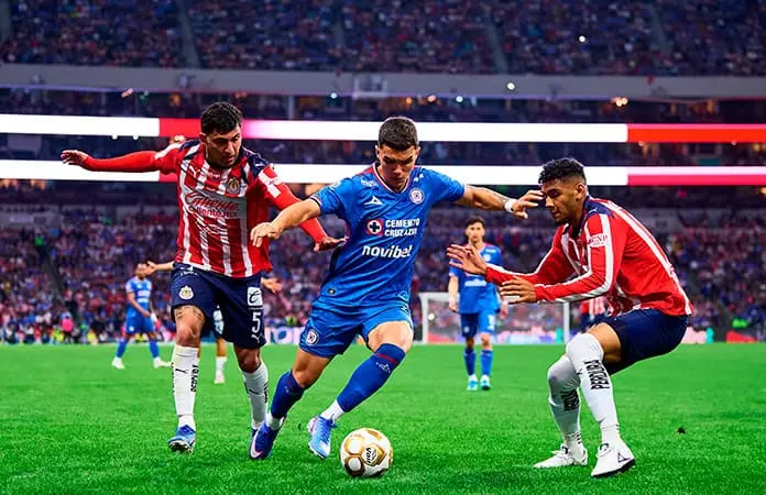 Chivas y el Azul igualan en la ida Chivas y el Azul igualan en la ida