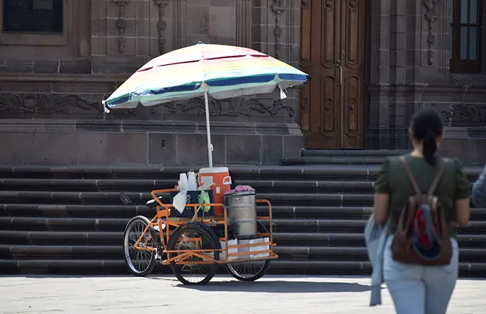 Identifican 140 ambulantes en el Centro Histórico