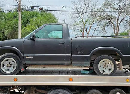 Recuperan camioneta robada en la colonia M&aacute;rtires de la Revoluci&oacute;n