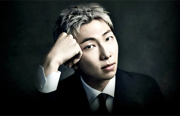 RM, INTEGRANTE DE BTS, VISITÓ LA CASA AZUL