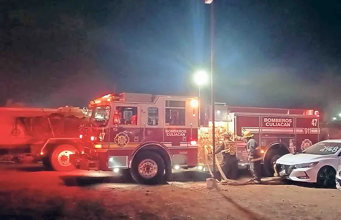 Se incendian decenas de autos en pensión de la FGE