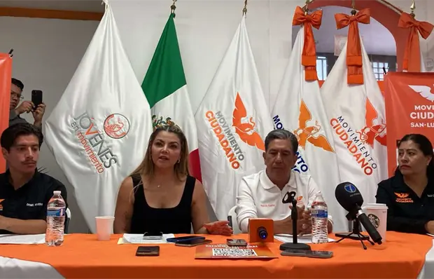 Gallardo y Ruth usan a M&ouml;tley Cr&uuml;e para promocionarse: MC