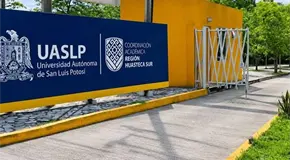 Estudiante causa p&aacute;nico en la UASLP